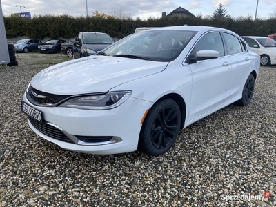 Chrysler 200