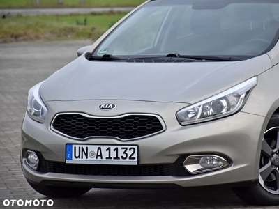 Kia Ceed 1.6 GDI Dream Team Edition