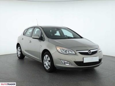 Opel Astra 1.4 99 KM 2010r. (Piaseczno)