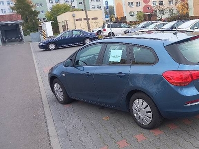 Opel Astra model 2013 poliftowa