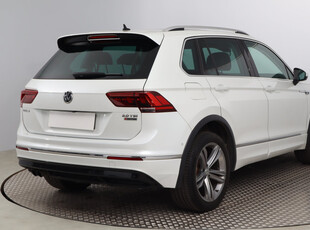 Volkswagen Tiguan 2017 2.0 TSI 140114km SUV