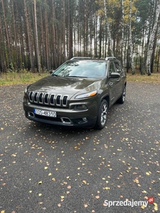 Jeep cherokee Kl 3200 z gazem 7 lat w kraju