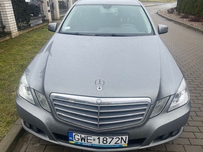 Mercedes e klasa 212- hak holowniczy