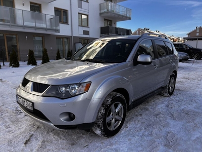 Mitsubishi outlander 7-osób 4x4, bogate wyposażenie