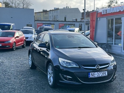 Opel Astra Benzyna Navi Xenon Kamera Cofania Tempomat