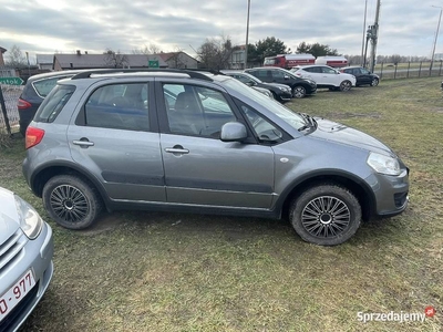 Suzuki SX4 4x4 benzyna 1wl.w Polsce salon Polska