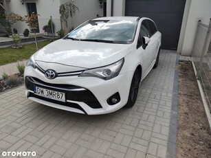 Używany Toyota Avensis 2017