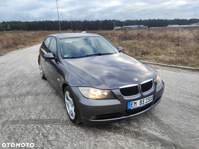 BMW Seria 3 320i