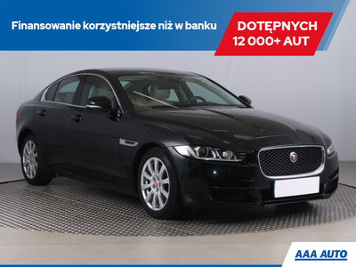 Jaguar XE Sedan 2.0 i4 180KM 2016