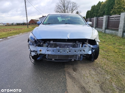 Mazda 3 SKYACTIV-G 120 Center-Line