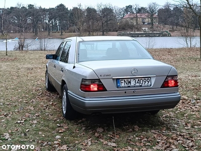 Mercedes-Benz W124 (1984-1993)