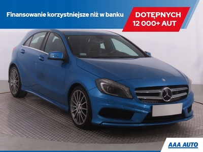 Mercedes Klasa A W176 Hatchback 5d 1.6 180 BlueEFFICIENCY 122KM 2013