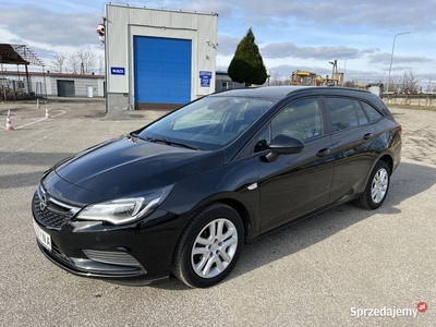 Opel Astra 1.4 BENZYNA Klimatronik Tempomat Radar Navi Ledy