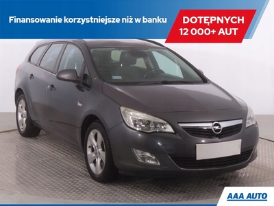 Opel Astra J Sports Tourer 1.7 CDTI ECOTEC 110KM 2010