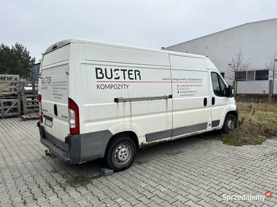 Syndyk sprzeda samochód ciężarowy Peugeot Boxer 335 2011