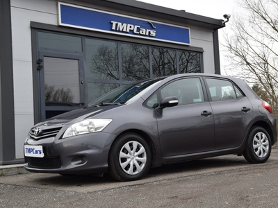 Toyota Auris I Hatchback 5d Facelifting 1.4 D-4D 90KM 2011