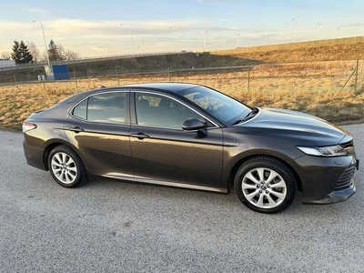 Toyota Camry IX 2019