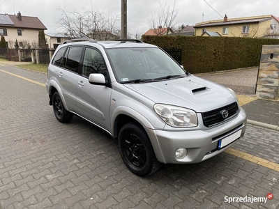 Toyota Rav4 2,0 d4d 116 KM rok 2006 Super Stan