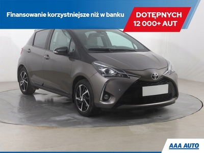 Toyota Yaris III Hatchback 5d Facelifting 2017 1.5 Dual VVT-iE 111KM 2020