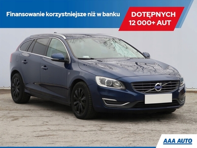 Volvo V60 I Kombi Facelifting 2.0 D4 DRIVE-E 181KM 2015