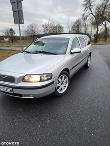 Volvo V70 2.4