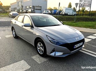 Hyundai Elantra Salon polska climatronic czujniki parkowania maly przebieg