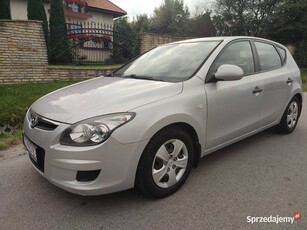 Hyundai i30 1.4 Benzyna Klima Nowe Opony Zarejestrowany