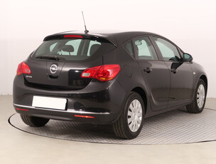 Opel Astra 2015 1.6 16V 147841km ABS klimatyzacja manualna