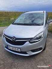 Opel Zafira C model 2018 111653km