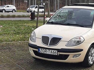 Lancia Ypsilon