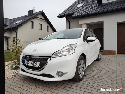 Peugeot 208 1.2 benzyna | dotykowy ekran | nowy rozrząd