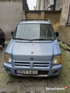 Suzuki wagon uszkodzony