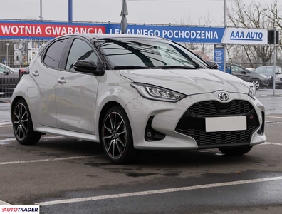 Toyota Yaris 1.5 113 KM 2022r. (Piaseczno)