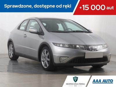 Honda Civic VIII Hatchback 3d 1.8 i-VTEC 140KM 2007