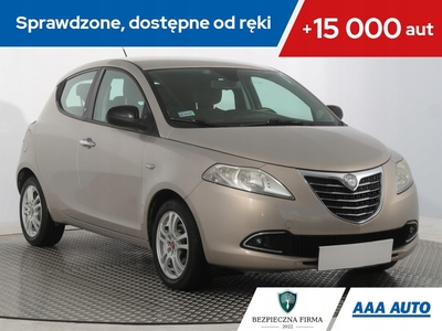 Lancia Ypsilon IV Hatchback 5d 0.9 8v Twin Air 85KM 2012