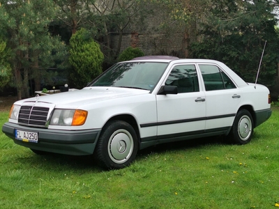 Mercedes W124 Sedan 2.5 D 94KM 1989