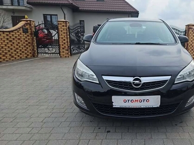 Opel Astra J Hatchback 5d 1.7 CDTI ECOTEC 110KM 2011