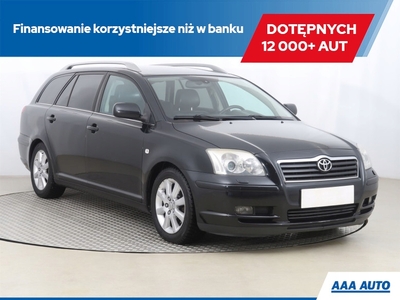 Toyota Avensis II Kombi 2.2 D-4D 150KM 2005