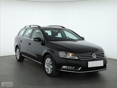 Volkswagen Passat B7 , Navi, Klimatronic, Tempomat, Parktronic