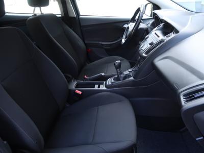 Ford Focus 2018 1.6 i 211365km ABS klimatyzacja manualna