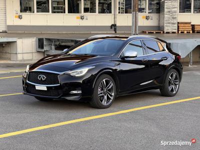 Infiniti Q30s 2.0t Sport AWD DCT + komplet kół - Szwajcaria