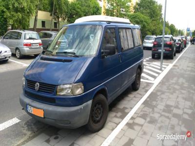 Nietypowa vw Caravelle z unoszony dachem