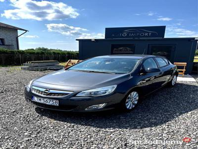 Opel Astra J 1,6 benzyna