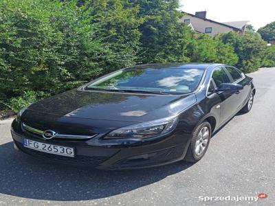 Opel Astra sedan 1,6 2016r Polski salon bogate wyposażenie