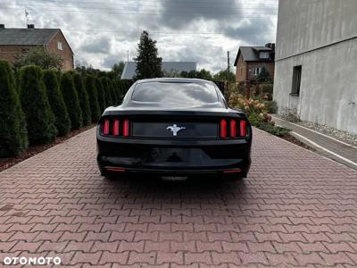 Używane Ford Mustang - 61 700 PLN, 63 036 km, 2017
