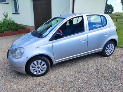 Używane Toyota Yaris - 4 400 PLN, 163 100 km, 2000