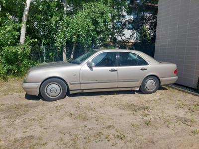 Używane Mercedes-Benz Klasa E - 17 000 PLN, 483 604 km, 1998