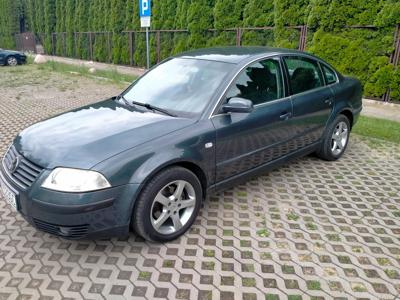 Używane Volkswagen Passat - 14 300 PLN, 312 000 km, 2001