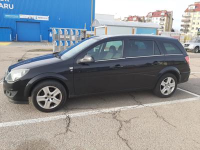 Używane Opel Astra - 15 900 PLN, 223 000 km, 2010