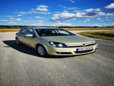 Używane Opel Astra - 10 700 PLN, 249 300 km, 2004